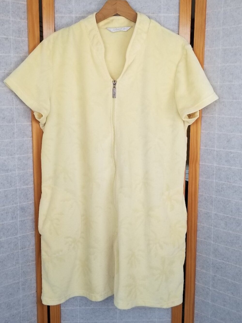 Vintage Yellow Beach Cover Size Large Short Lounge Robe Full Zip Jasmine Rose